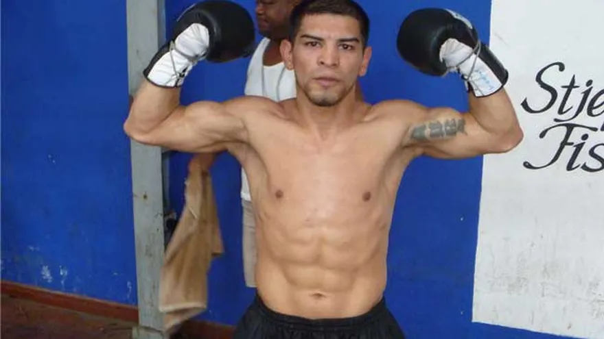 Concepción ostentó el título súper mosca de la AMB.