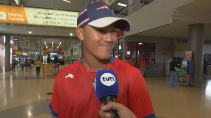 Fanáticos de la Sele envían mensajes de apoyo desde la terminal de Albrook