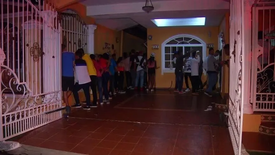 Menores retenidos por participar de fiesta clandestina