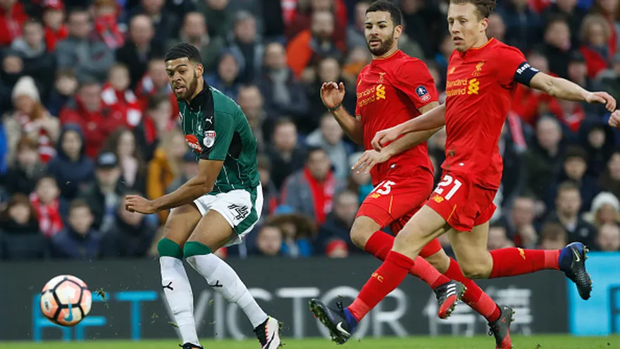 Acción del partido entre el Liverpool  y el Plymouth Argyle