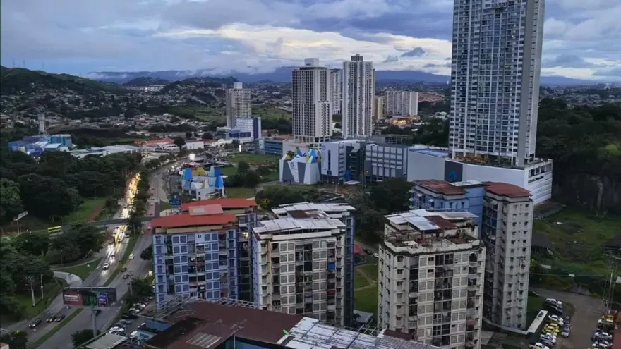 Toma de la ciudad de Panamá, en sector de la via Ricardo J. Alfaro.