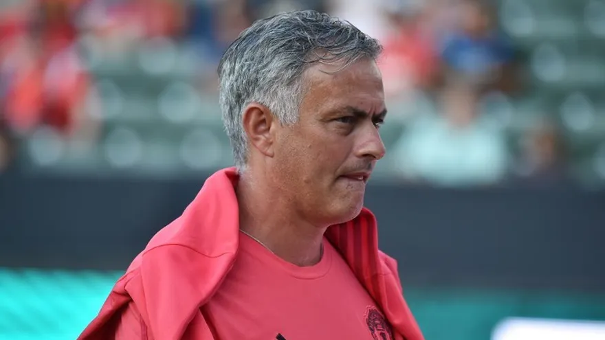 Mourinho, frustrado ante la falta de refuerzos del Manchester United