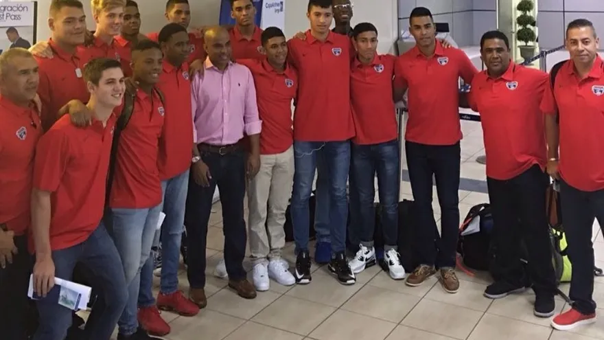 Selección panameña de baloncesto Sub-17 antes de su salida a República Dominicana