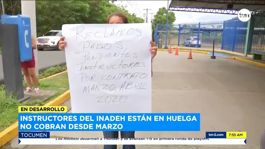 Instructores del Inadeh están en huelga