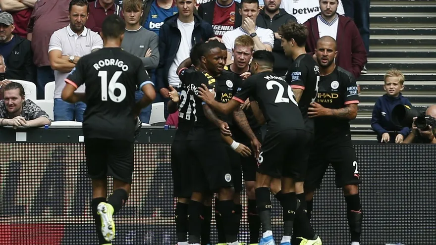 Manchester City ya es líder provisional de la Premier tras golear en su estreno