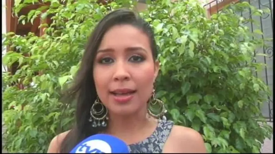 Reinas reaccionan a prohibición en el Festival de la Mejorana