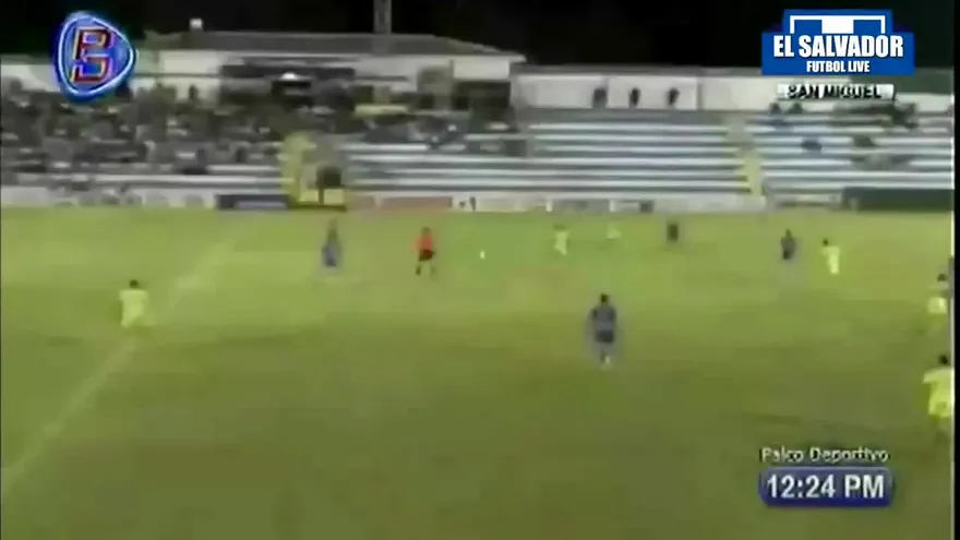 Armando Polo anotó su gol 13 en El Salvador.