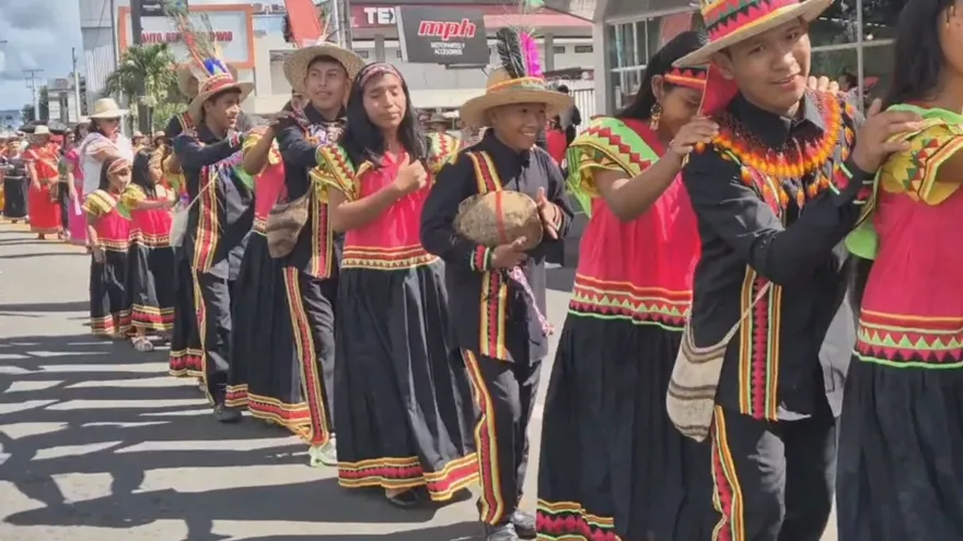 Desfile de la Mil Naguas en David, Chiriquí.