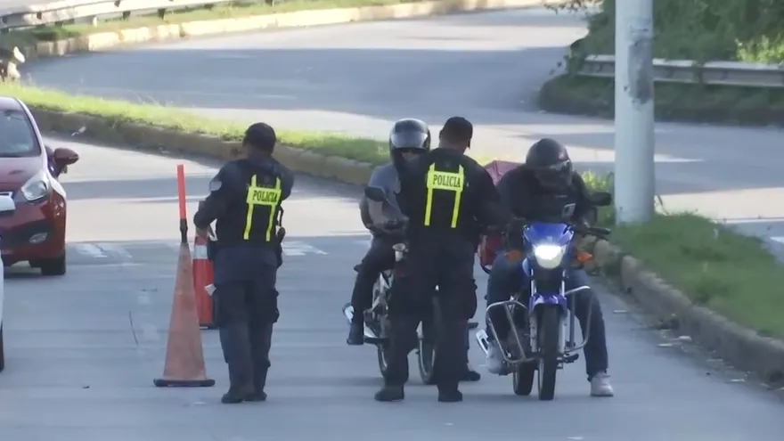 Miles de multas y un centenar de accidentes de tránsito en 24 horas