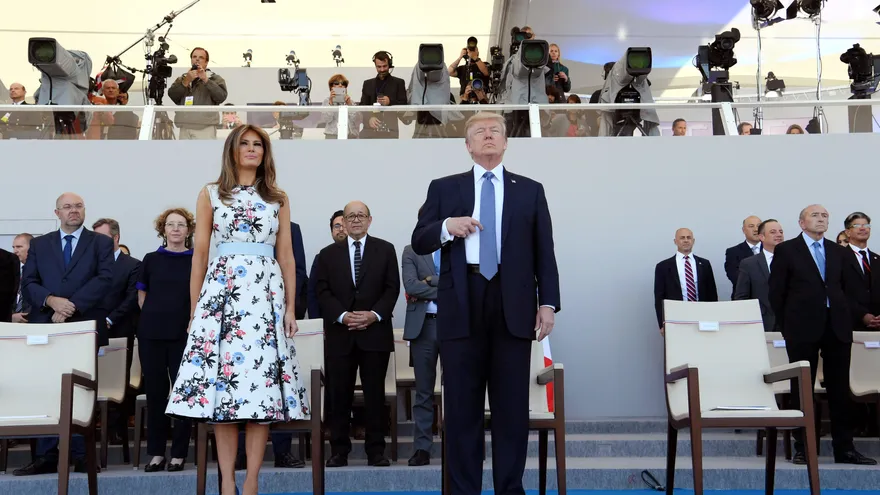 Donald J. Trump y su esposa Melania en París
