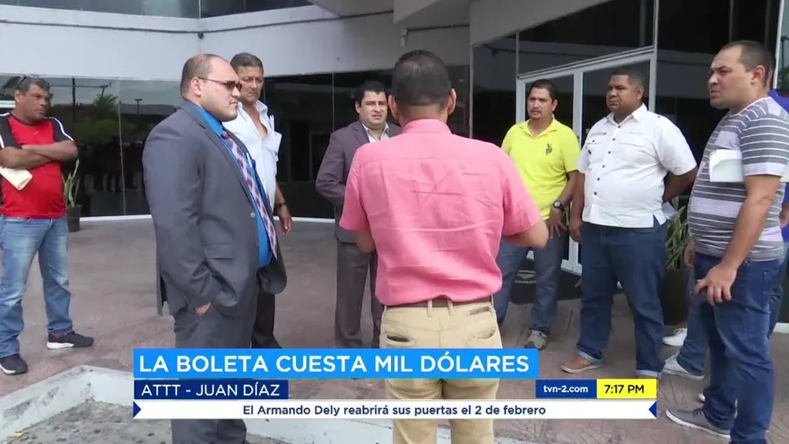 Supuestos conductores piratas acuden a la ATTT