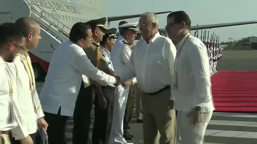 Kuczynski llega a Colombia para reunión del Gabinete Binacional con Santos