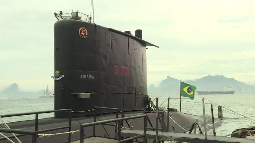 Brasil envió tres buques para búsqueda de submarino argentino