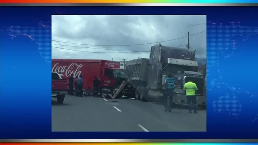 Accidente en Capira dejó derrame de combustible