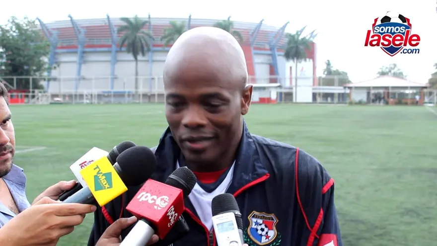 Inicio de la semana y Julio Dely conversa con los medios