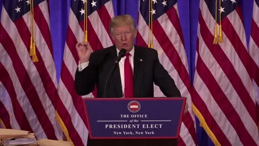 Trump prometió construir ya muro con México