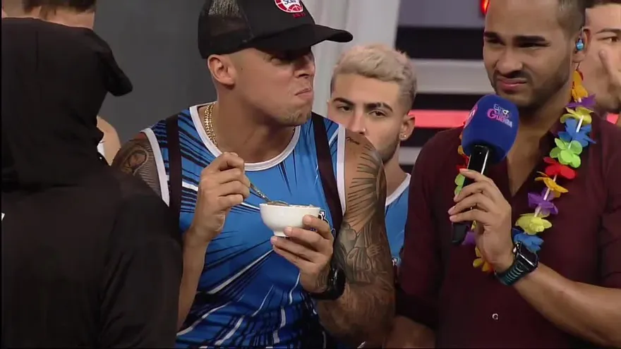 ¿Comida de gato? ¡SÍIII! Ese fue el castigo que tuvieron que cumplir los guerreros