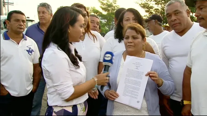 Transportistas protestan en contra de la ley 51