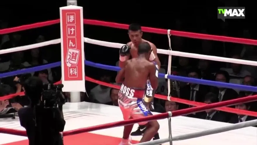 Jezreel Corrales sin problemas hizo el peso para su combate ante Uchiyama