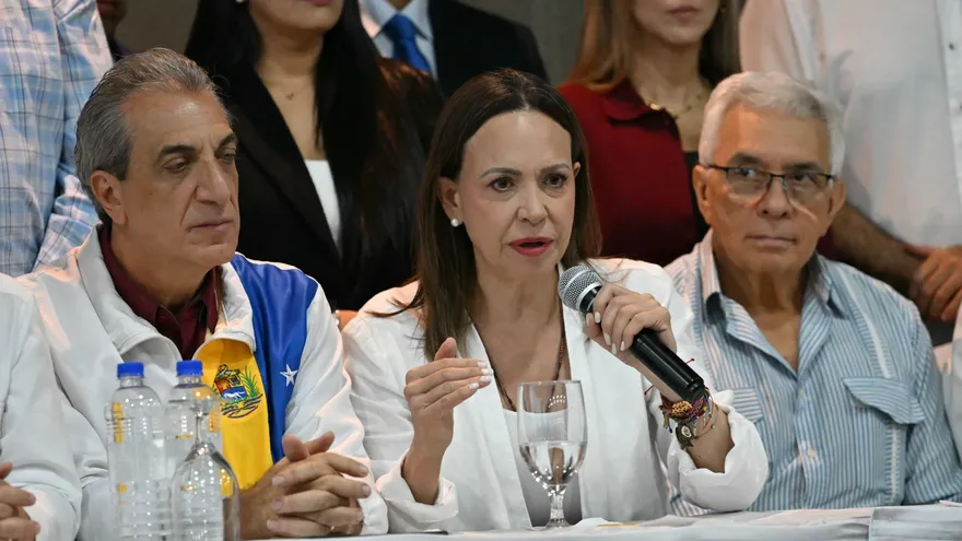 María Corina Machado se reúne con la prensa en Panamá