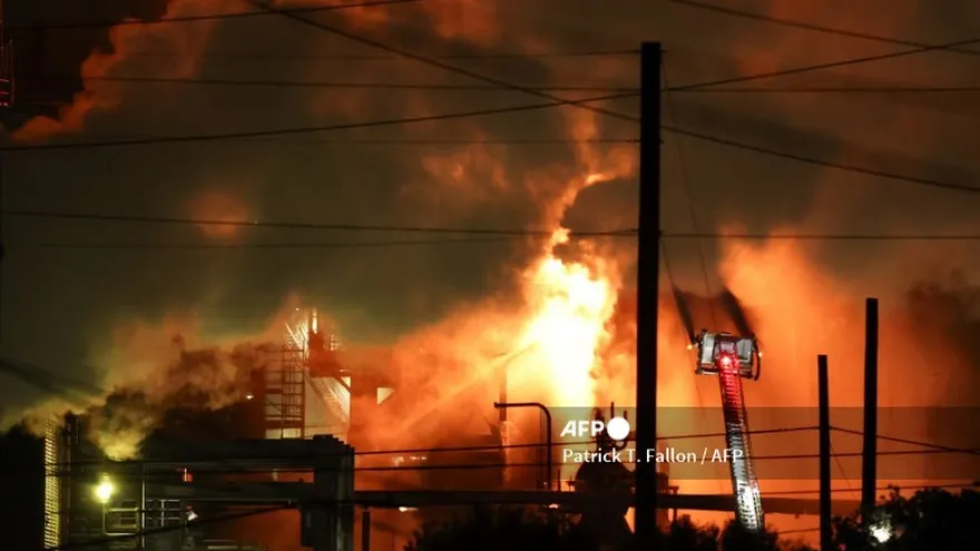 Al menos 19 desaparecidos por explosión en una fábrica de Estados Unidos.