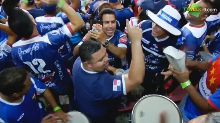 Este fue el colorido en las barras Plaza Amador - Chorrillo