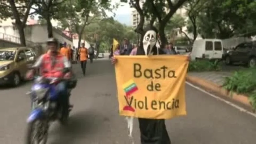 Caracas marcha para exigir al Gobierno de Maduro un canal humanitario de medicinas