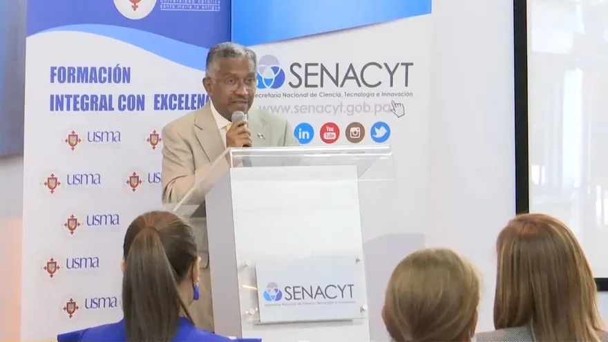 Presentan proyecto para regular becas de la Senacyt