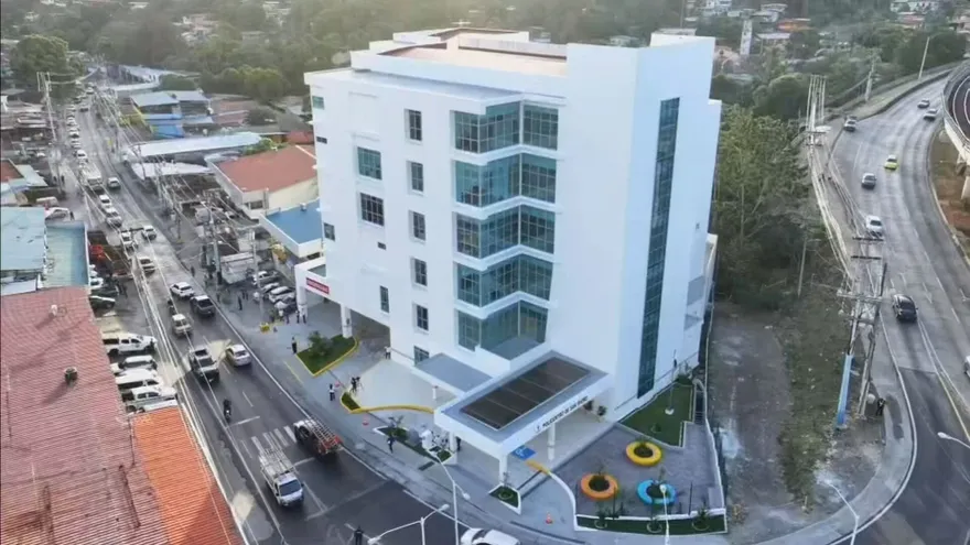 Inicia la atención en el Policentro de San Isidro con servicios de urgencias, farmacia y laboratorio