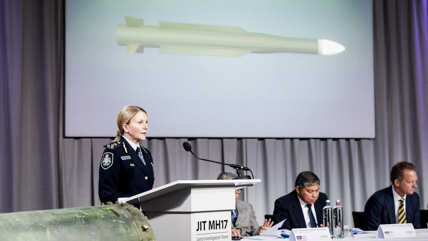 Jennifer Hurst, miembro del Equipo de Investigación Conjunto (JIT), en la presentación de los resultados de la investigación del accidente del avión de Malaysia Airlines, ocurrido en el este de Ucrania en 2014