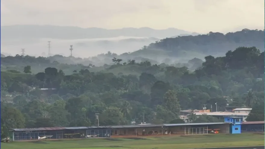Minsa descarta afectaciones por bruma en Caimitillo y apunta al agua como posible causa de problemas de salud.