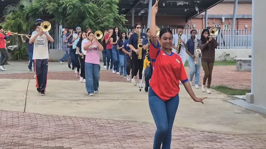 La banda del Centro de Formación Integral Bilingüe de Azuero, Papa Francisco.