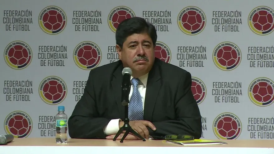 Renuncia presidente de Federación Colombiana de Fútbol