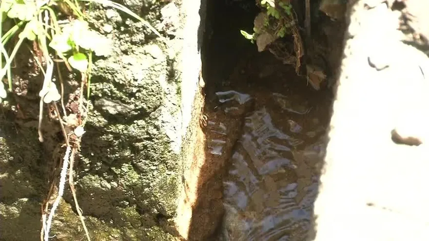 En Las Mañanitas denuncian fuga de agua