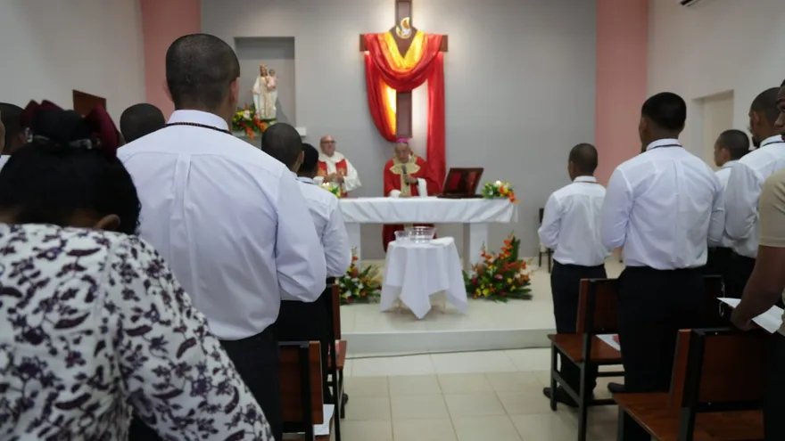 Los jóvenes recibieron el sacramento en la capilla Virgen de La Merced, ubicada en Las Garzas