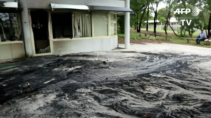 Explota camioneta frente a organización cristiana de Australia