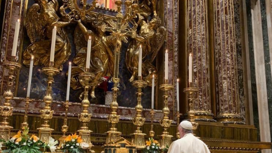 Foto archivo de una de las visitas del Papa a Santa María La Mayor