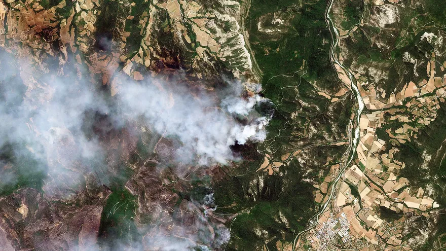 French Forest Fires Double Area Burned Compared to Last Year Amid Heatwave