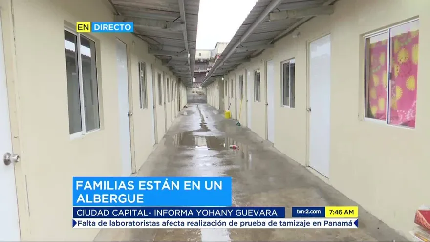 Damnificados del incendio en Curundú amanecen en albergues