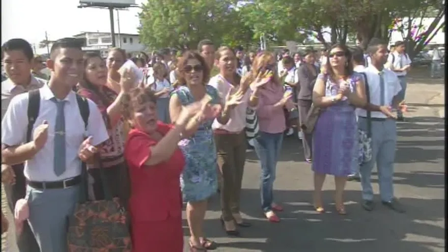 Protestas y suspensión de clases por problemas de escuelas en el interior