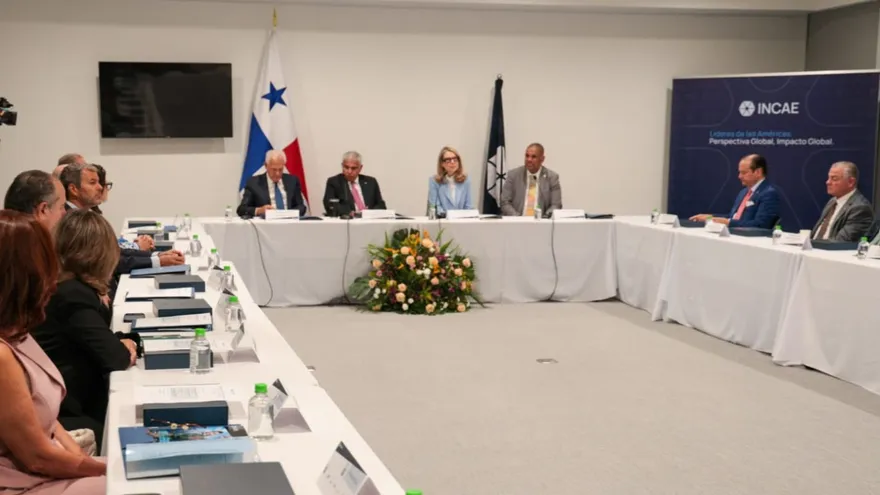 Ifarhu e Incae firman alianza para formar profesionales y promover el emprendimiento.