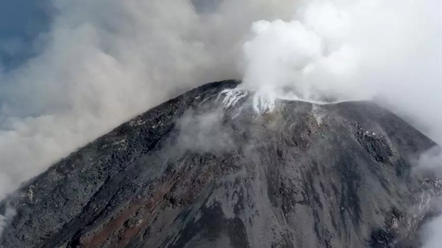 Tres comunidades evacuadas por actividad del Volcán de Colima