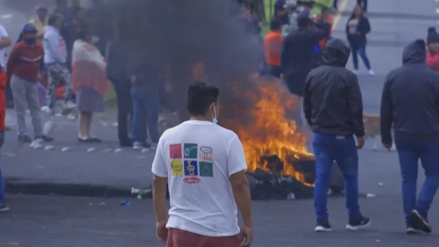Ecuador ordena la liberación del líder indígena detenido en protestas.