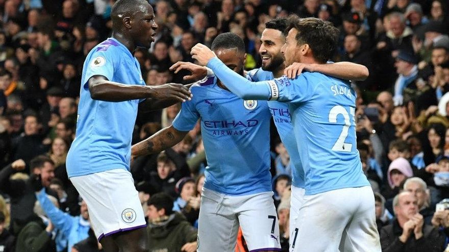 El Manchester City gana 2-1 al Chelsea y se sube al podio de la Premier