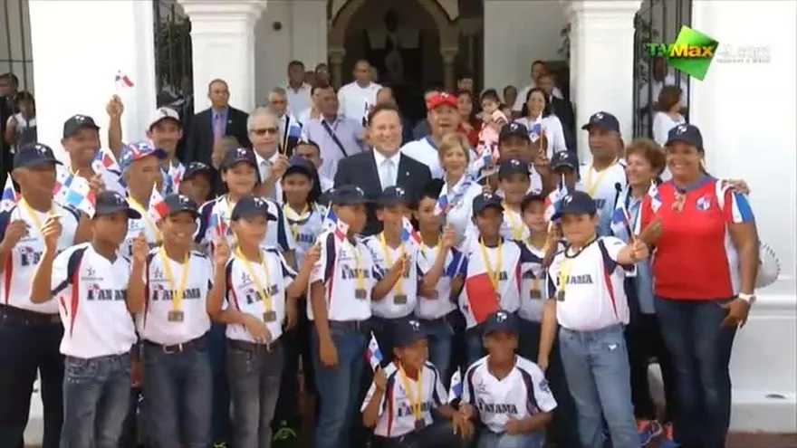 Presidente Varela saluda a los Campeones de la Sub-10