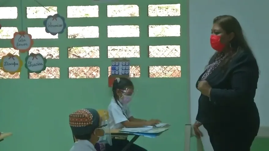 Reactivan medidas anti covid en las escuelas