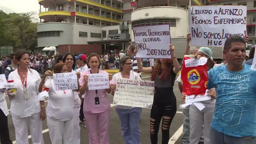 Enfermeros venezolanos exigen sueldos dignos