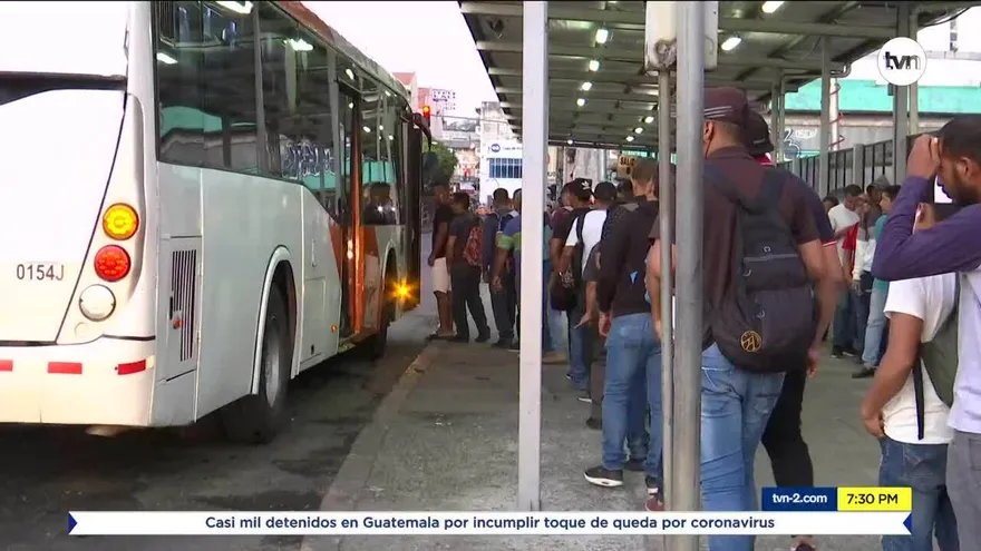 Inicia limpieza de paradas en la ciudad de Panamá