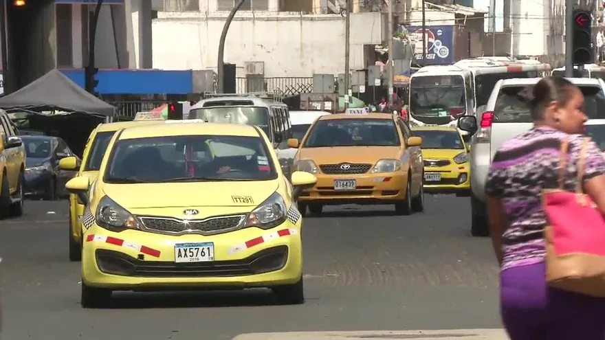 Reacciones por suspensión del aumento del registro único vehicular