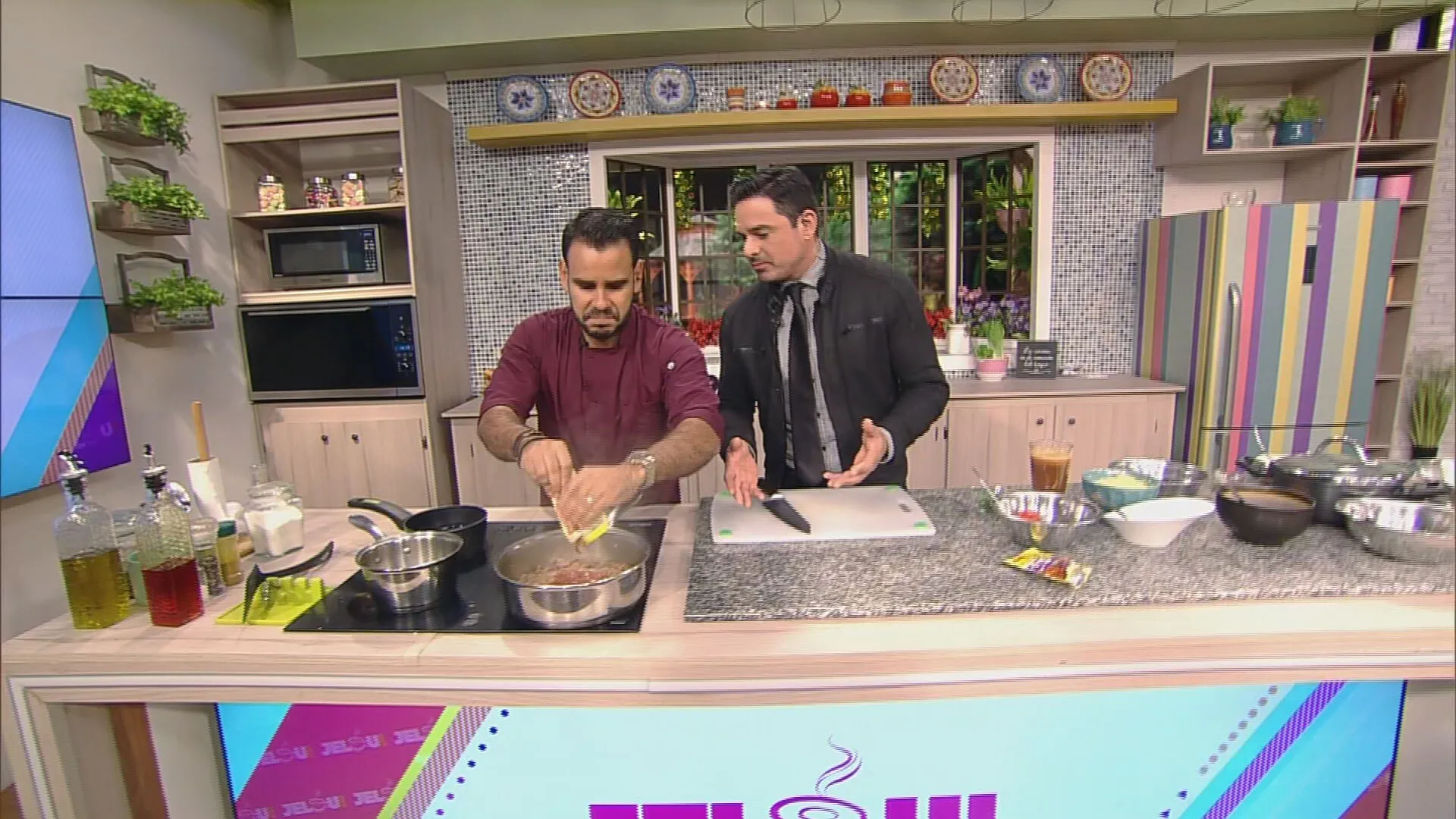 el chef Alexis, hizo unos burritos en salsa ranchera.